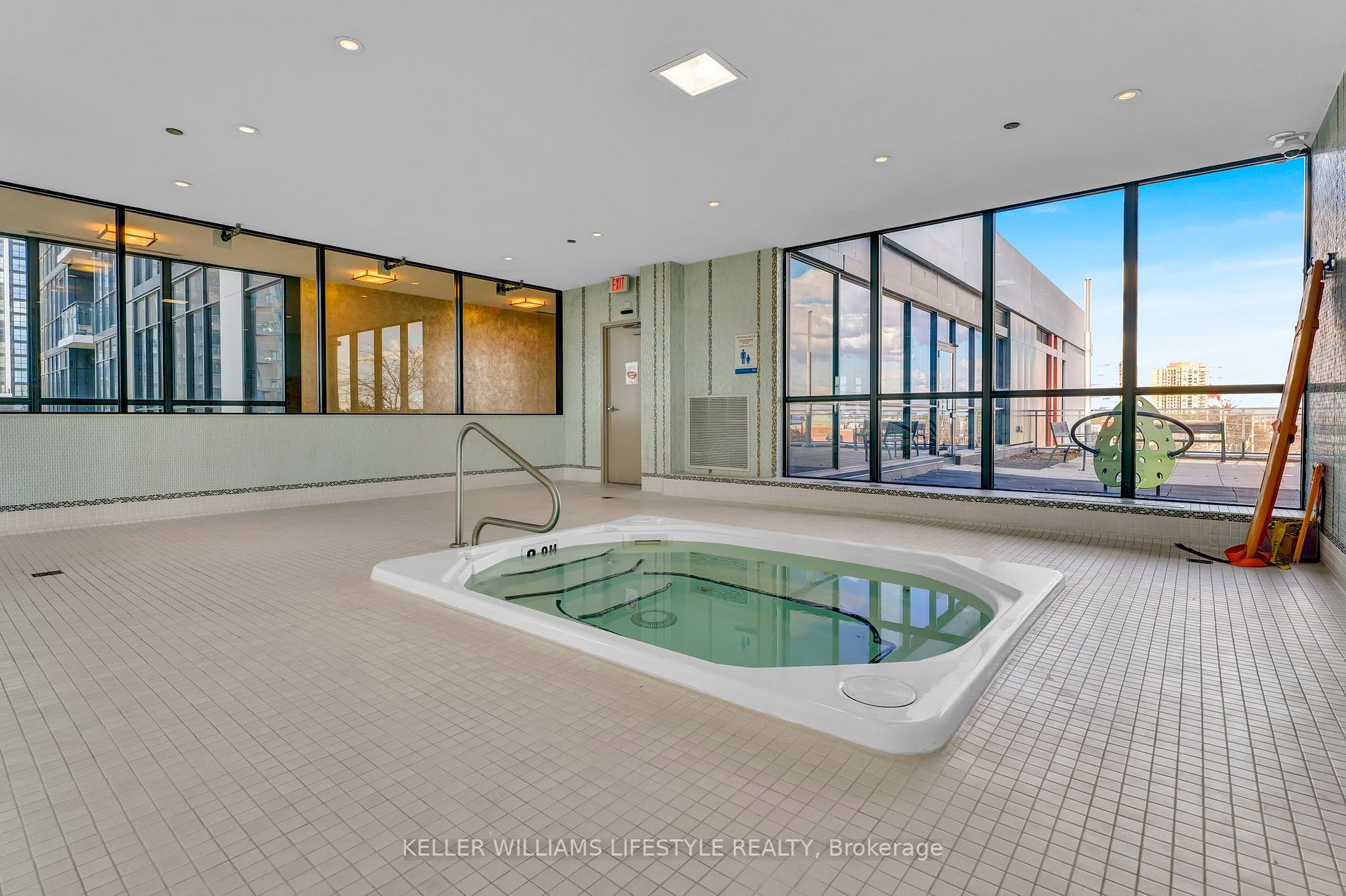 75 Eglinton Ave W, #903