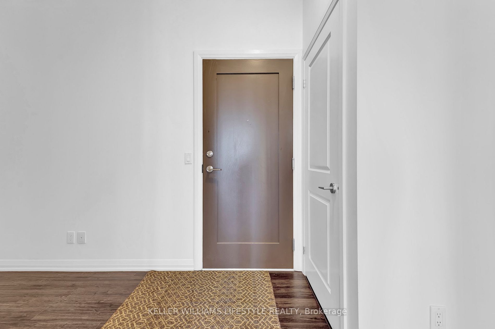 75 Eglinton Ave W, #903