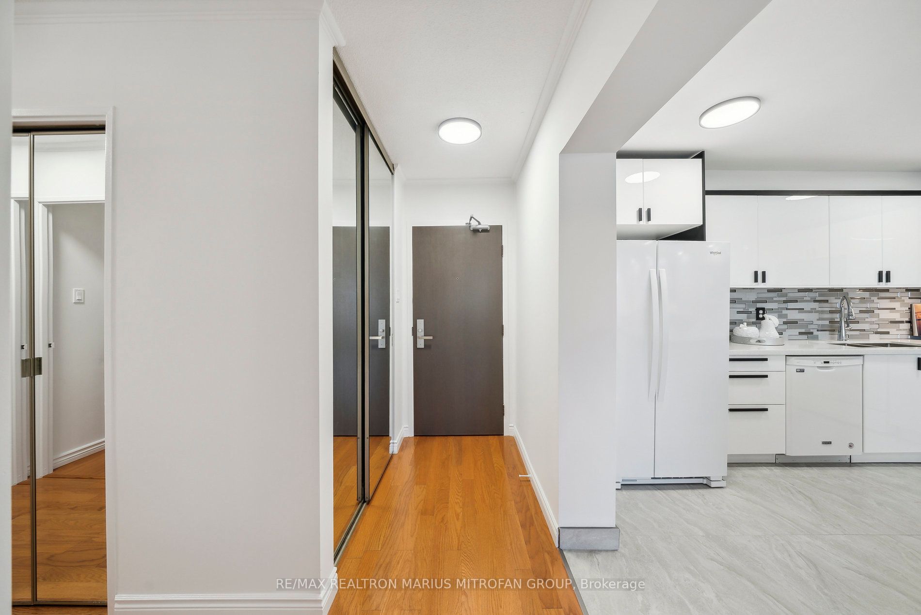 45 Southport St, #906