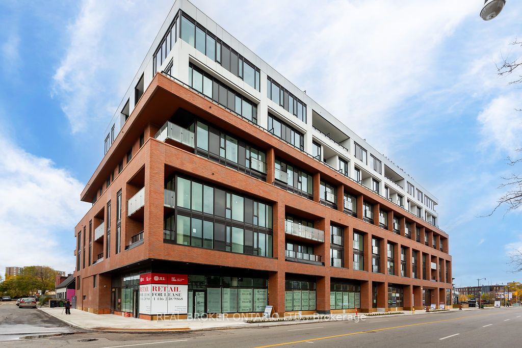 2720 Dundas St W, #206