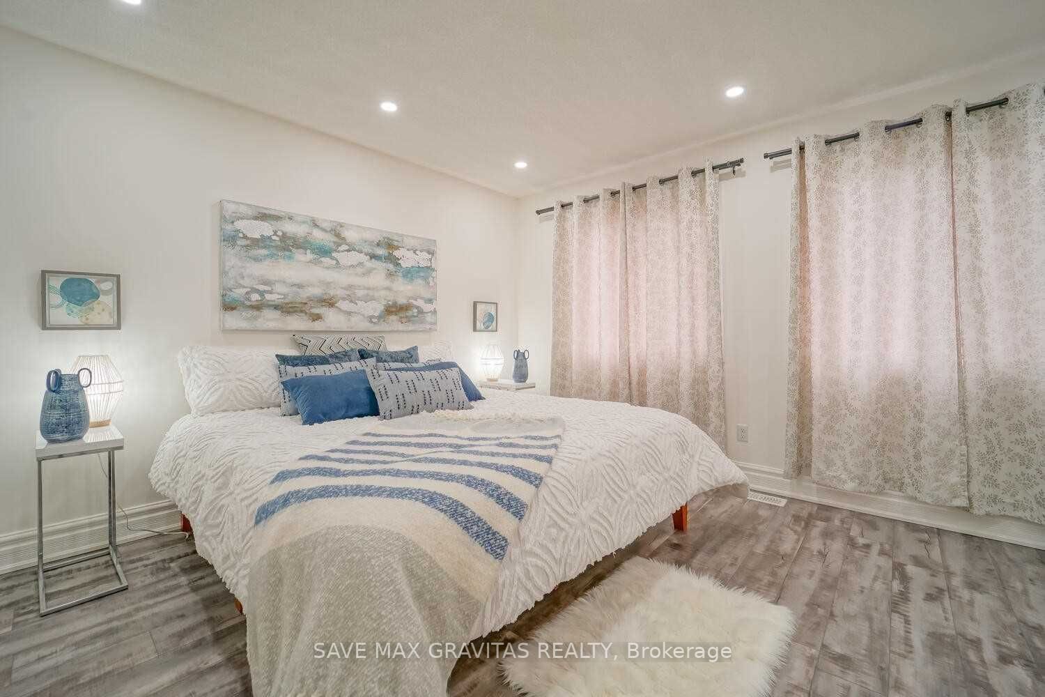 10 Thornbush Blvd W