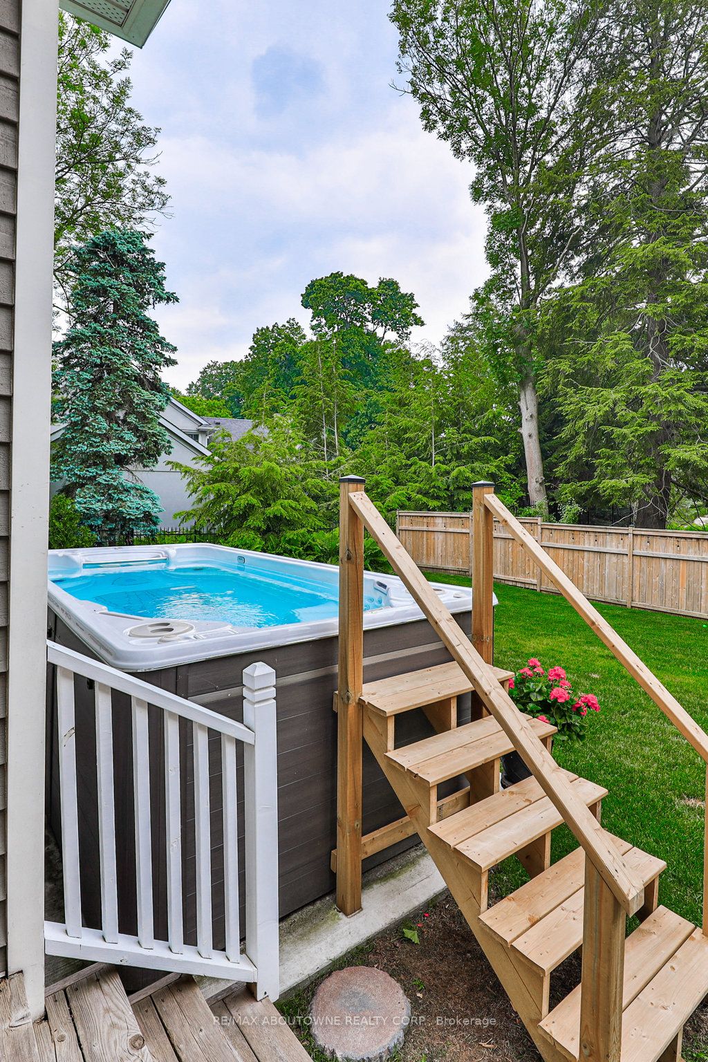 80 Cox Dr