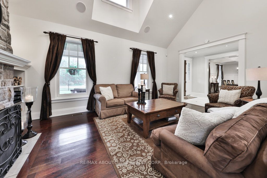 80 Cox Dr