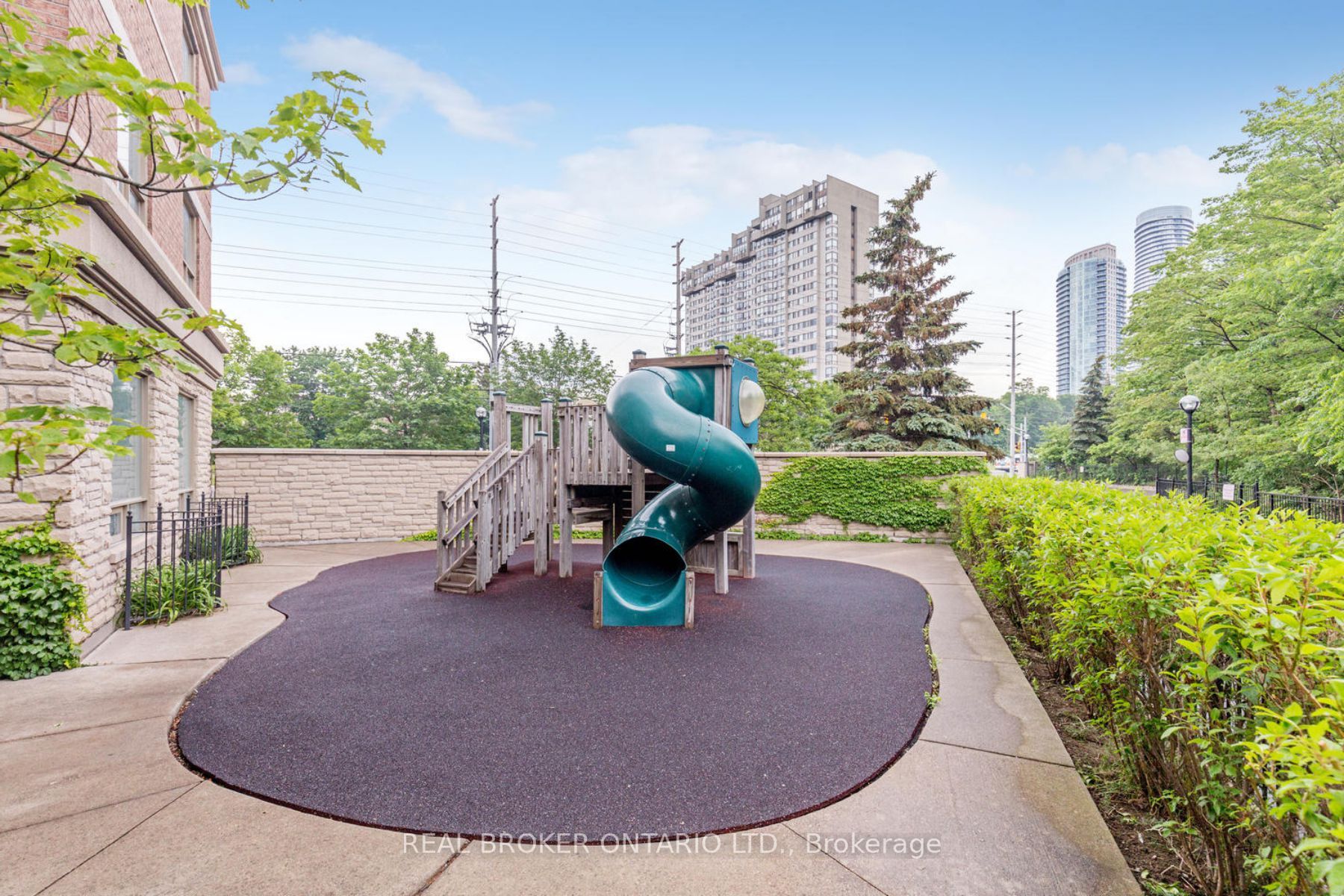 200 Burnhamthrope Rd E, #607
