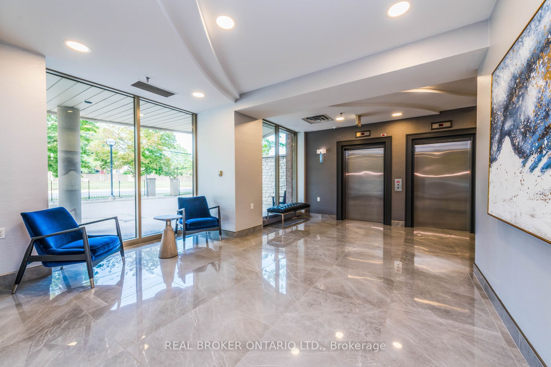 200 Burnhamthrope Rd E, #607