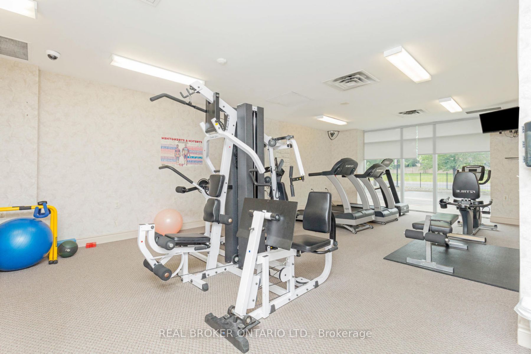 200 Burnhamthrope Rd E, #607