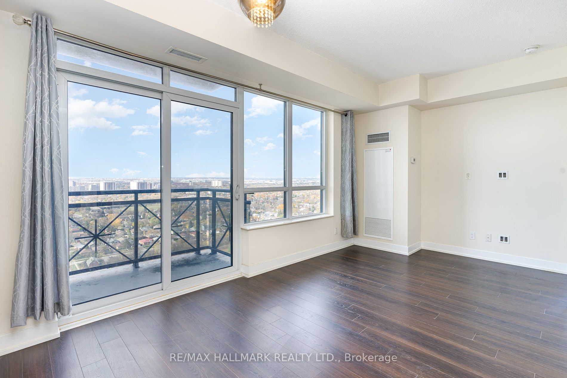 6 Eva Rd, #2610