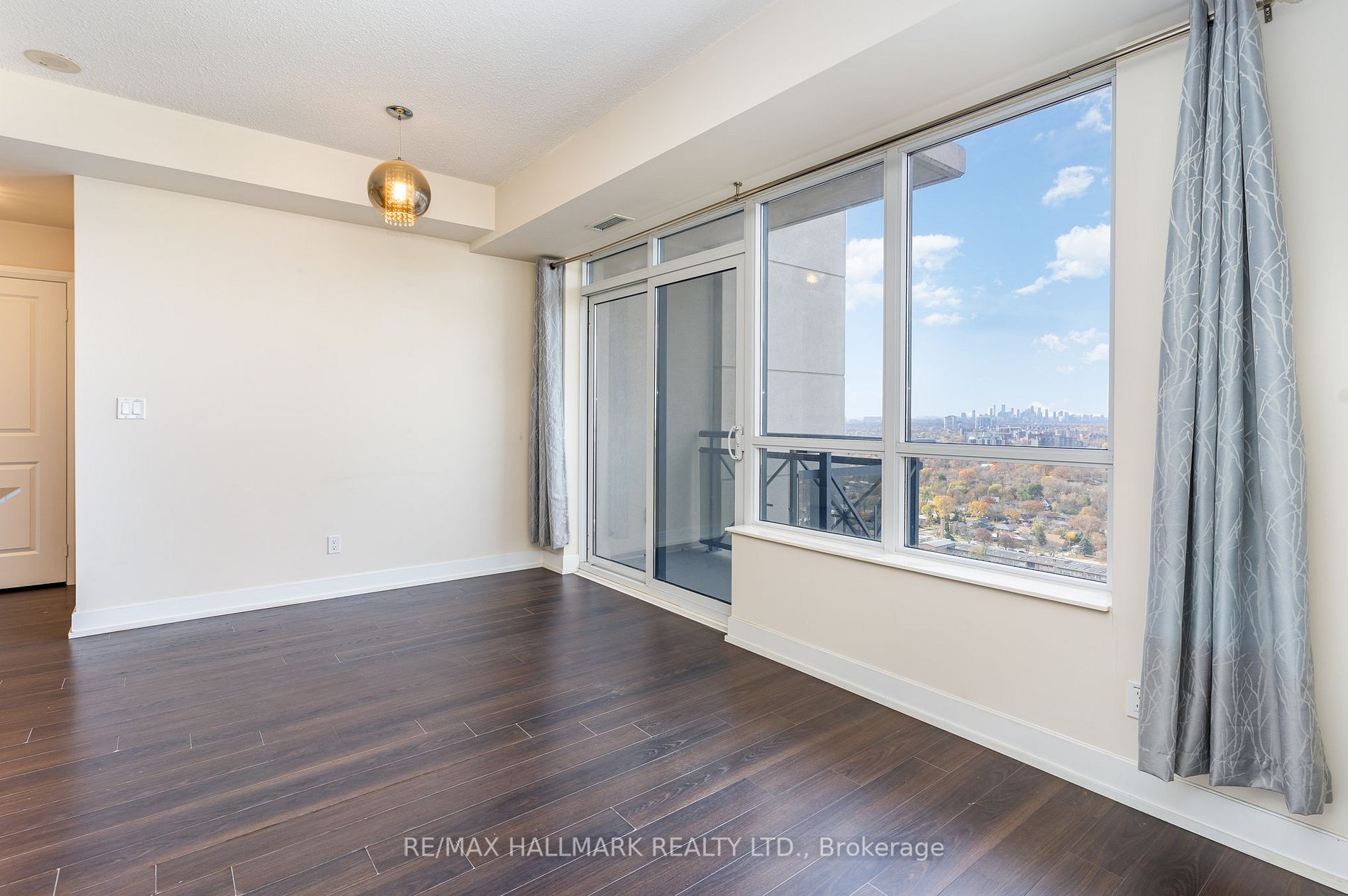 6 Eva Rd, #2610