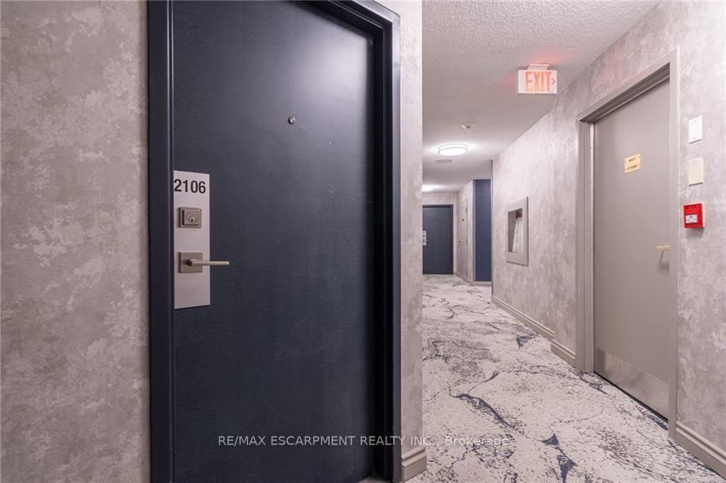 3650 Kaneff Cres, #2106