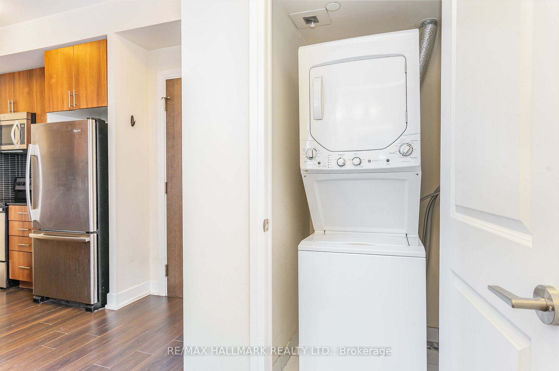 6 Eva Rd, #2610
