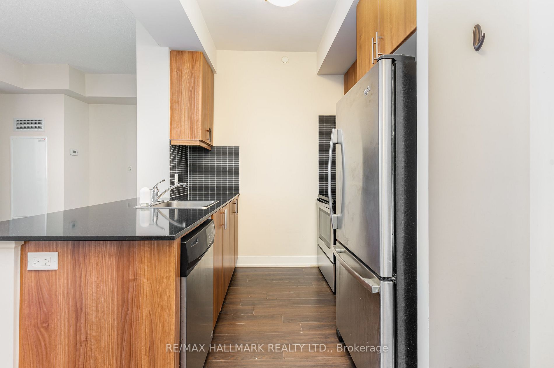 6 Eva Rd, #2610