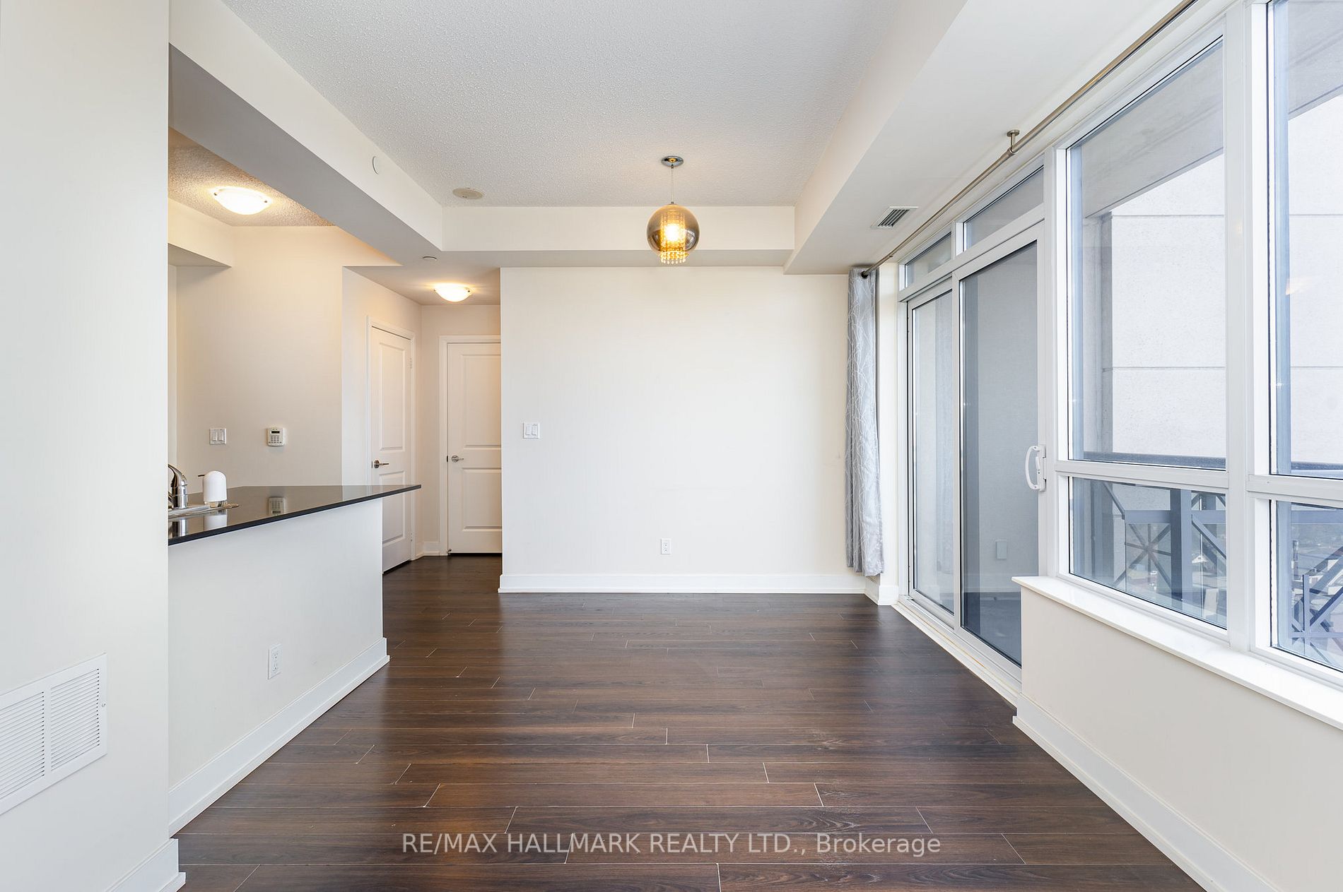 6 Eva Rd, #2610