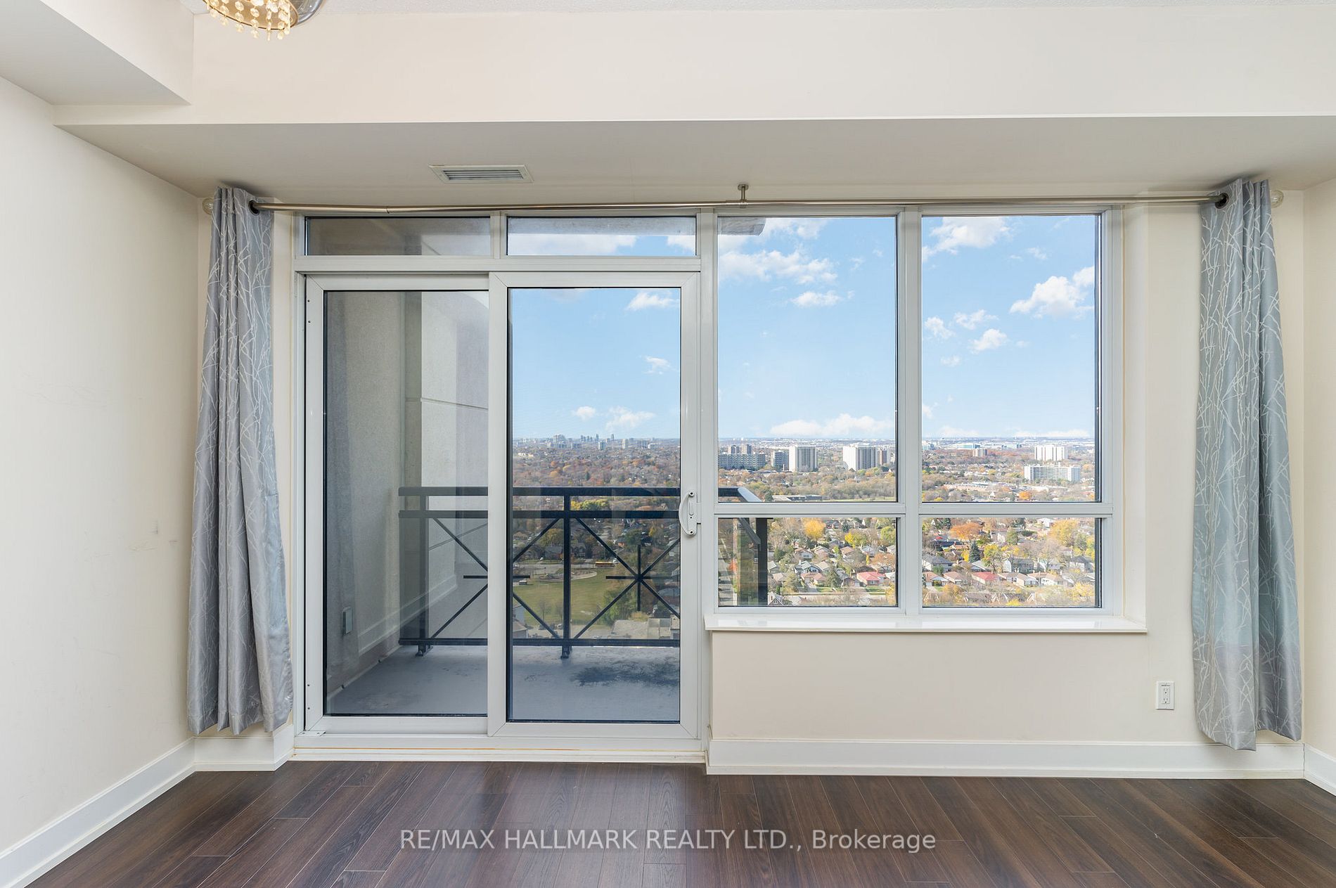 6 Eva Rd, #2610