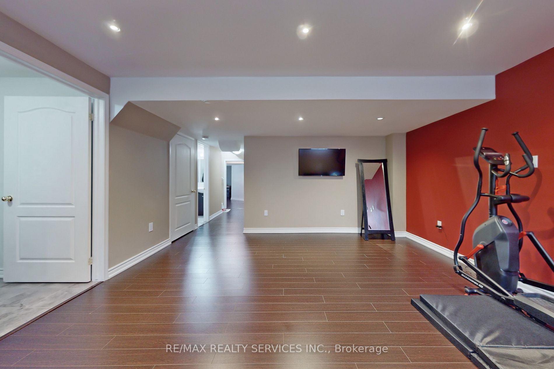 313 Gooding Cres