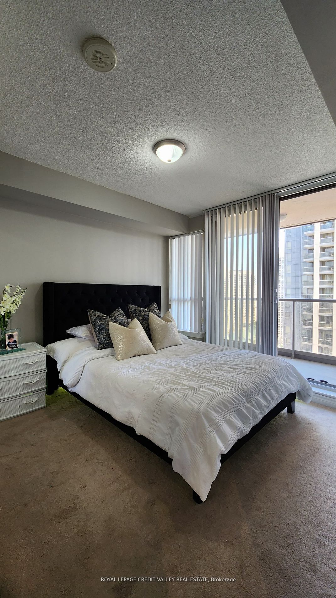 4090 Living Arts Dr, #2001