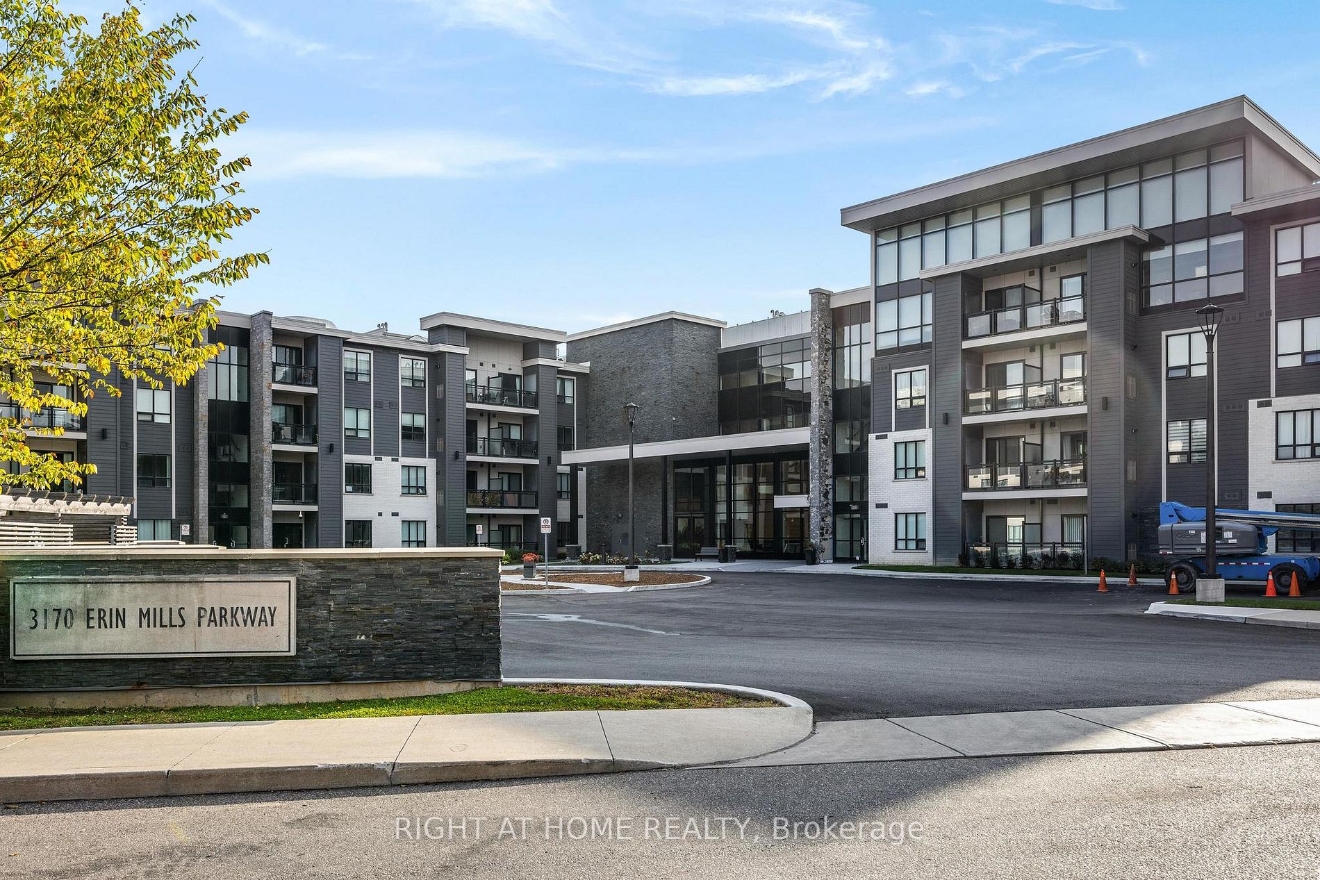 3170 Erin Mills Pkwy, #130
