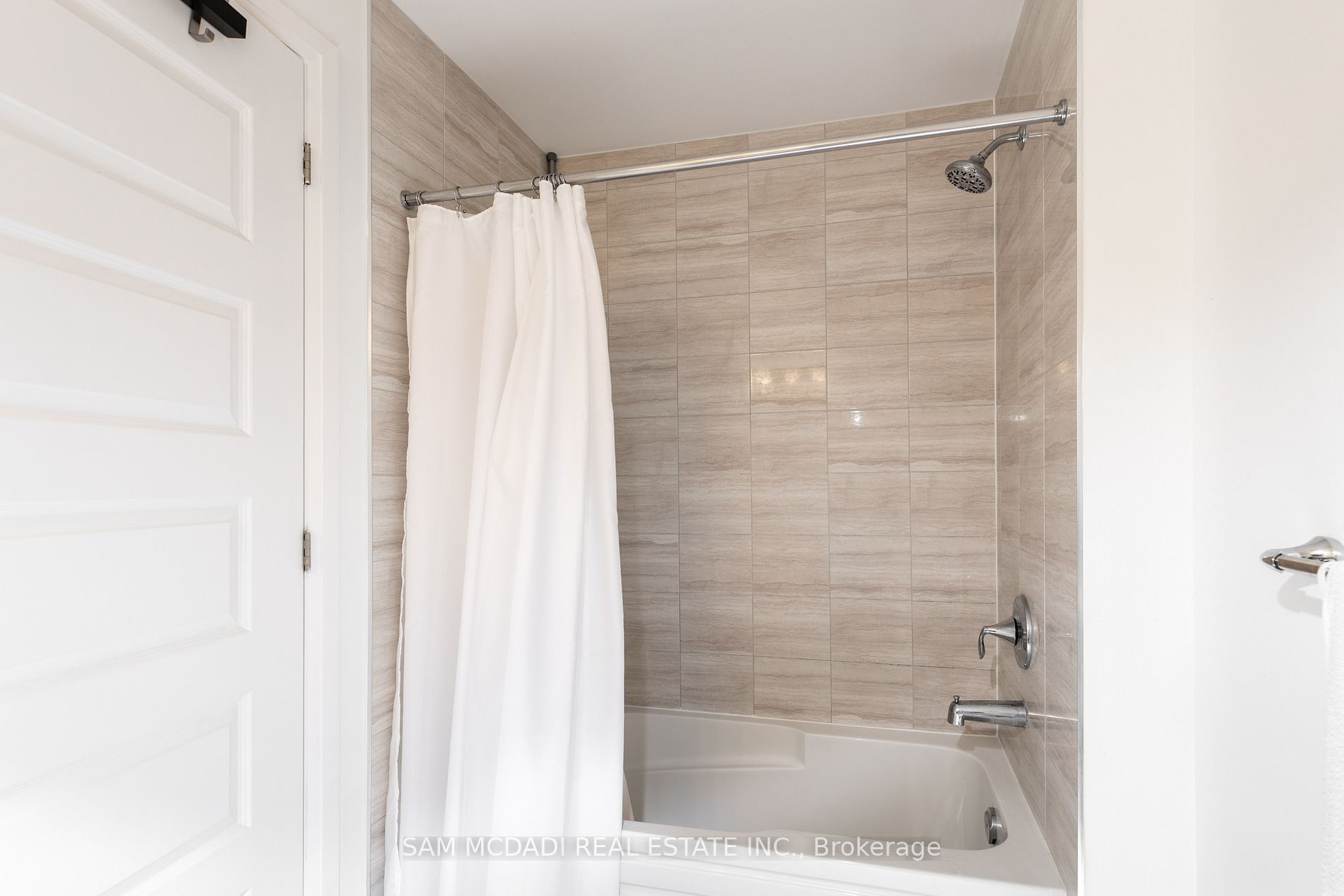 102 Grovewood Common, ##116