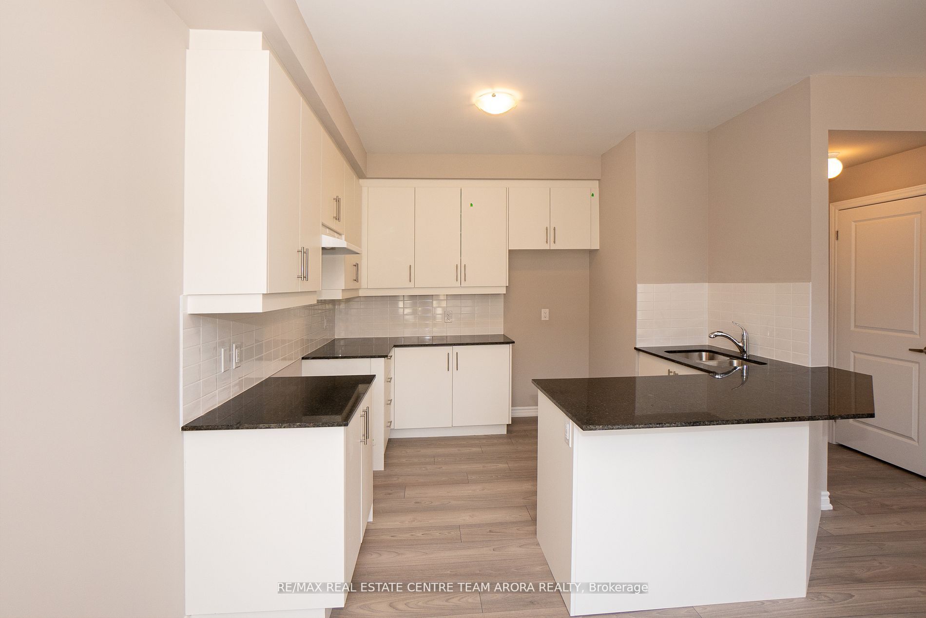 20 Knotsberry Circ, #17