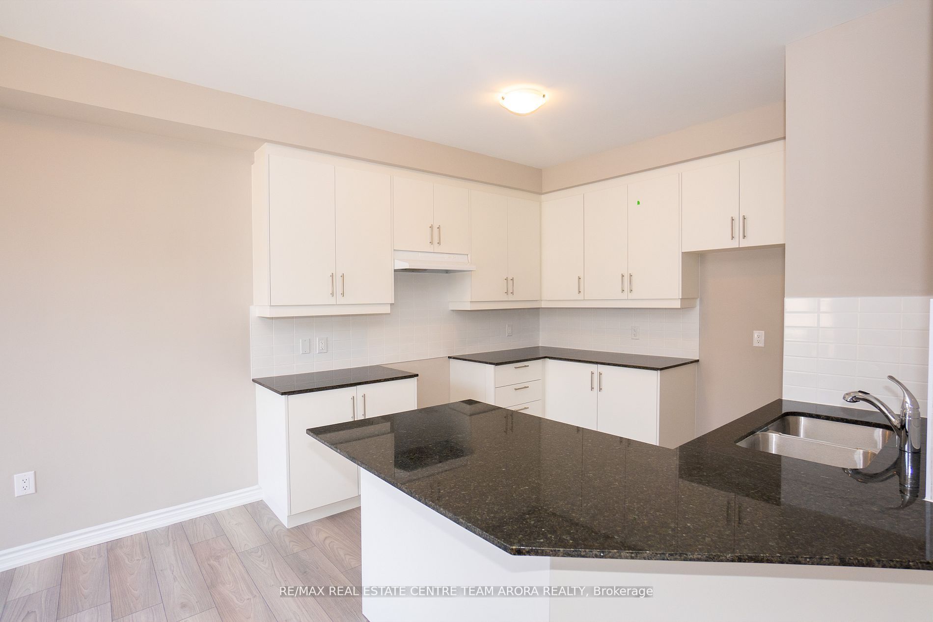 20 Knotsberry Circ, #17