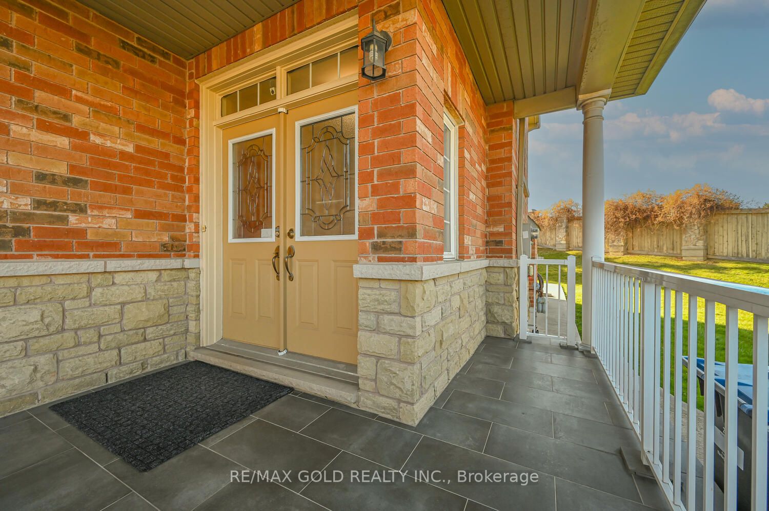 104 Rubysilver Dr