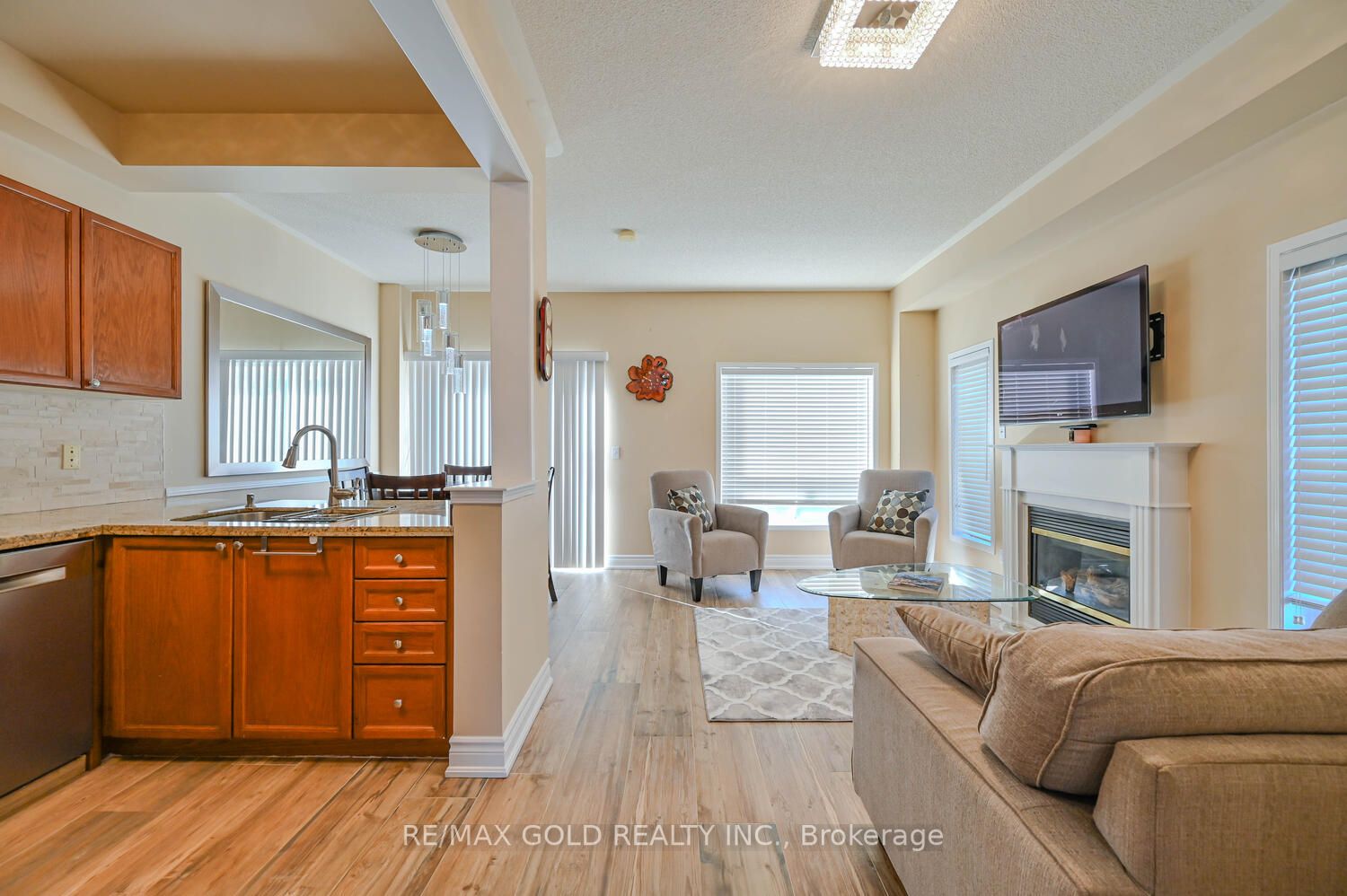 104 Rubysilver Dr