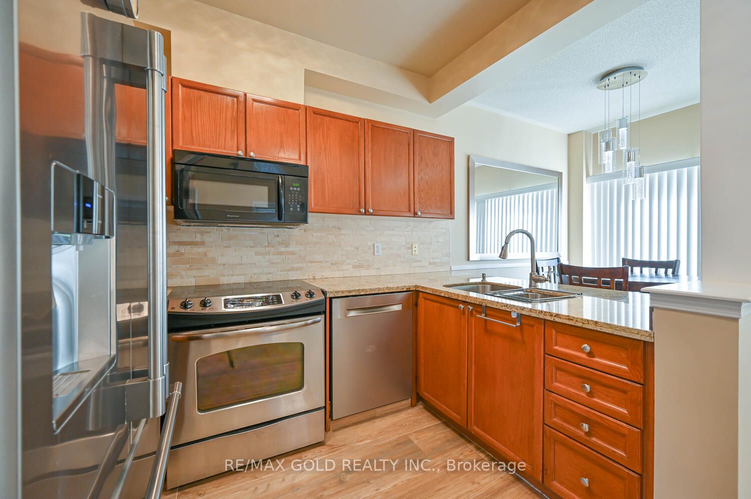 104 Rubysilver Dr