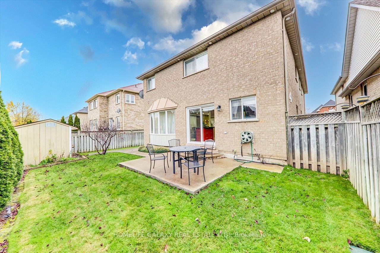 12 Woodcreek Dr