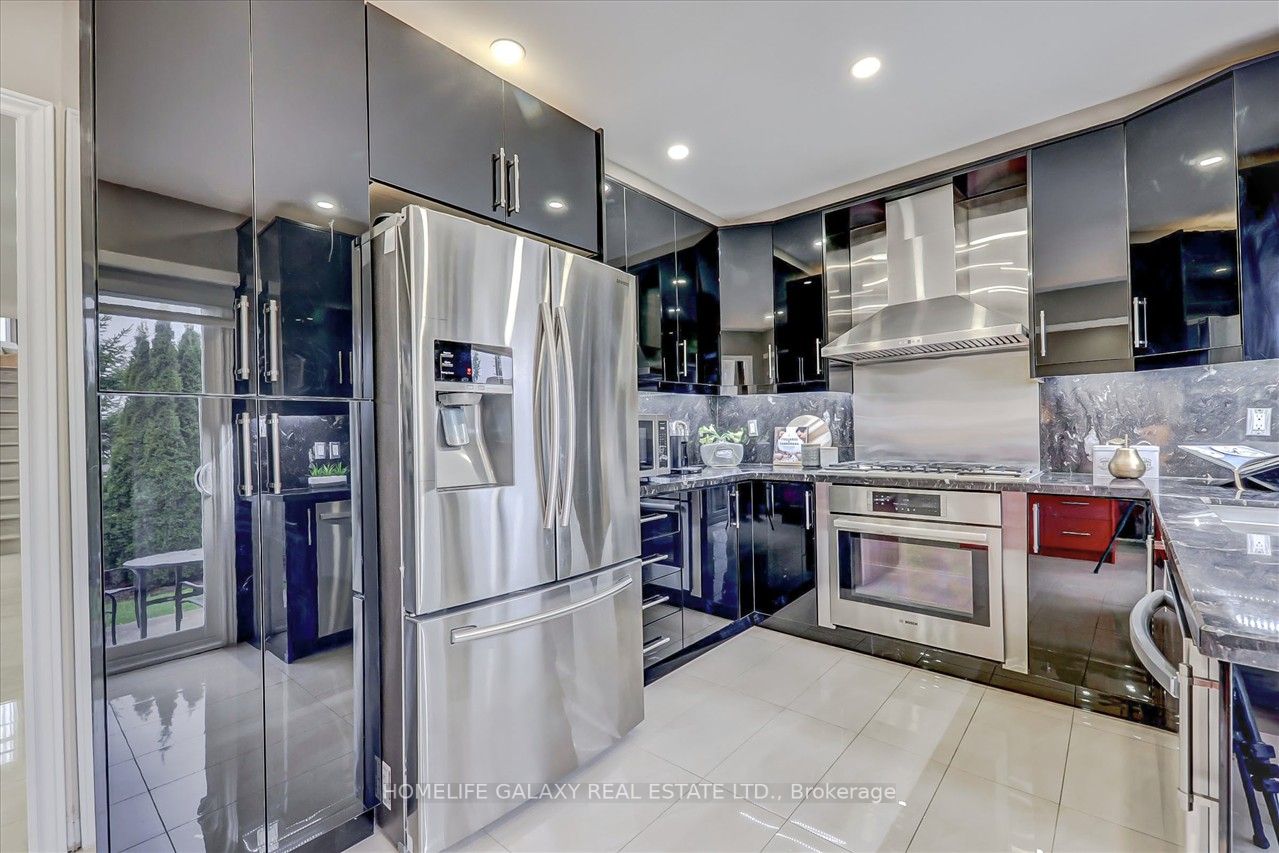 12 Woodcreek Dr