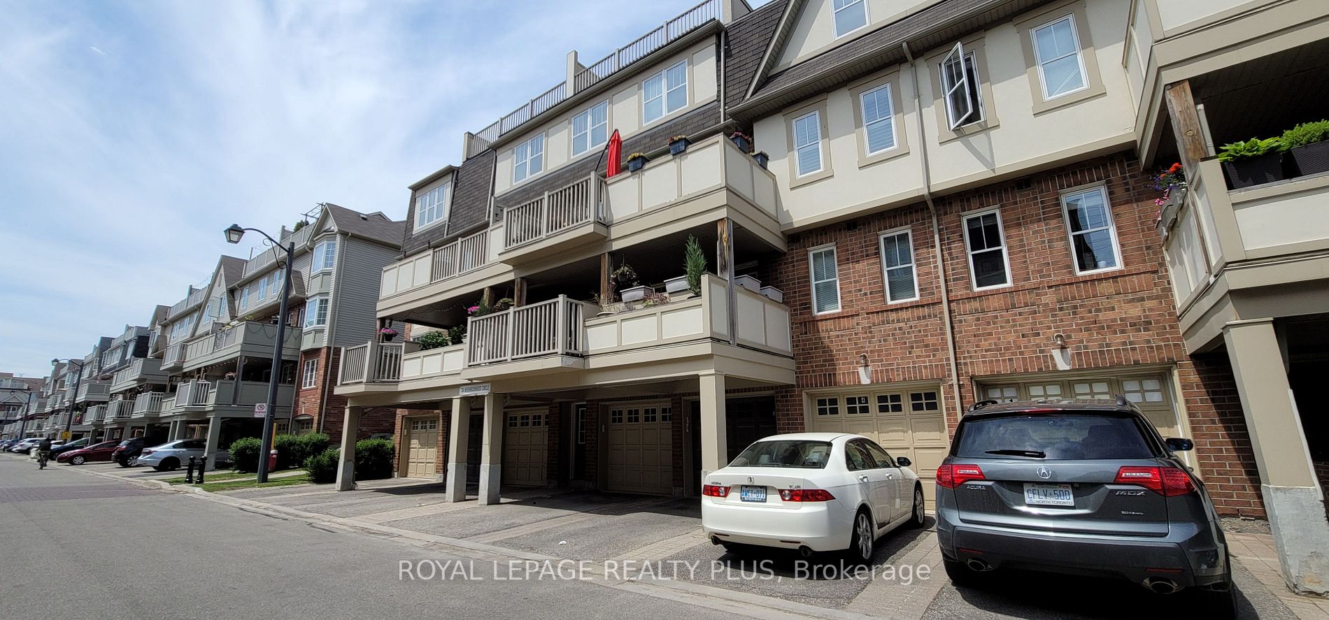 734 Neighbourhood Circ, #2