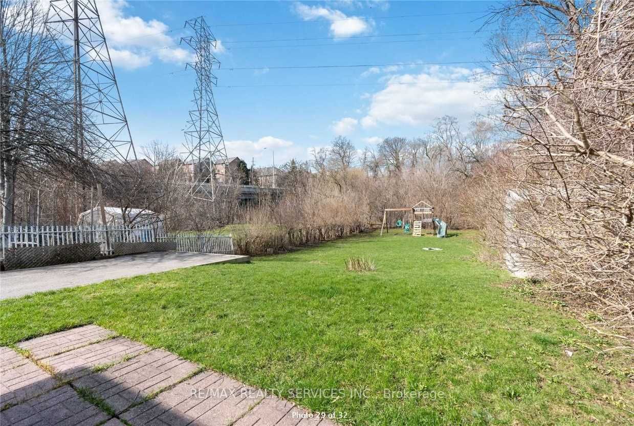 6 Bonnyview Dr