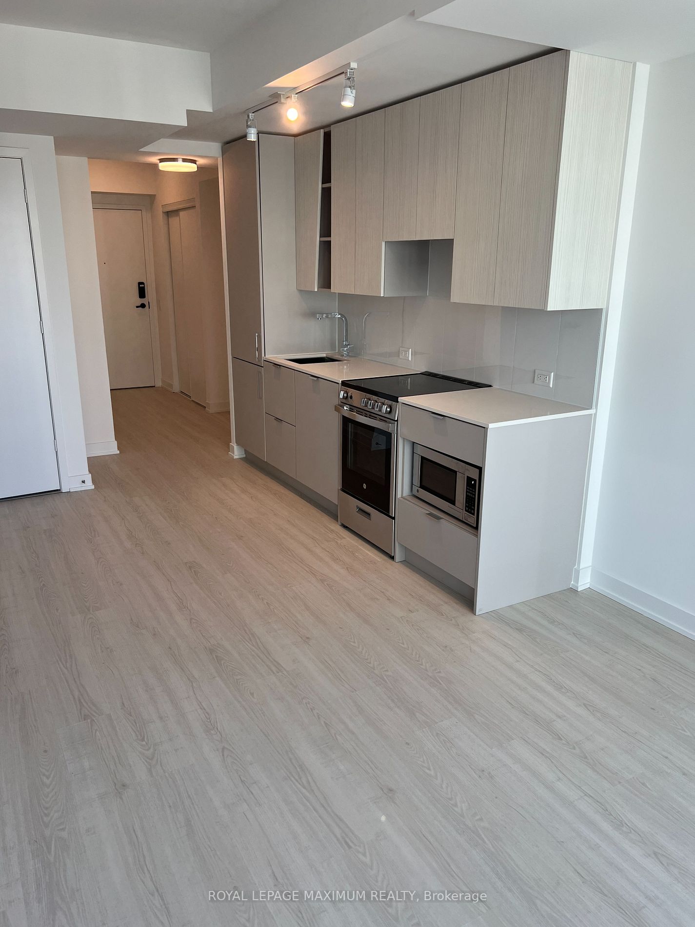 3883 Quartz Rd, #1402