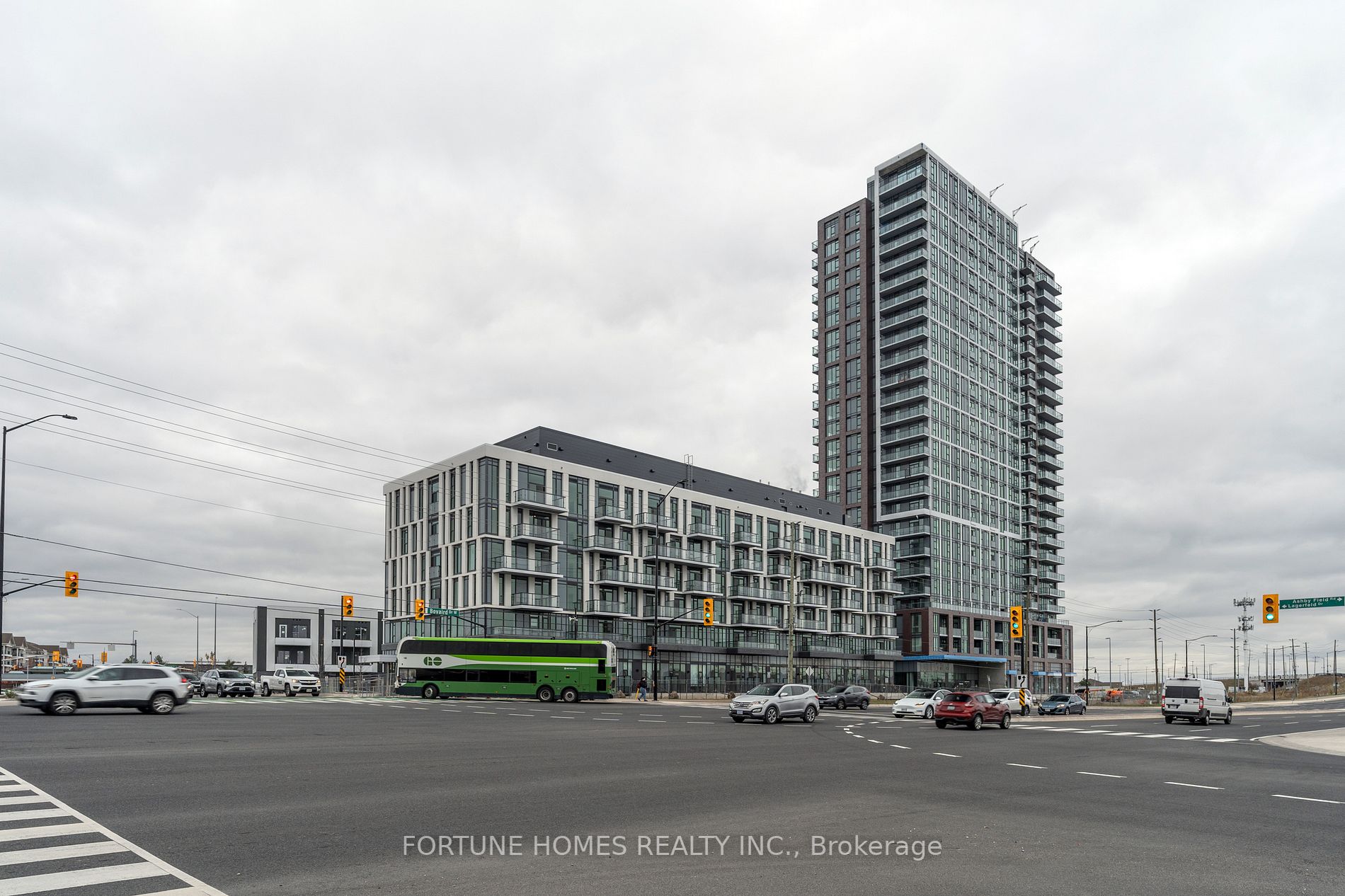 10 Lagerfeld Dr, #404