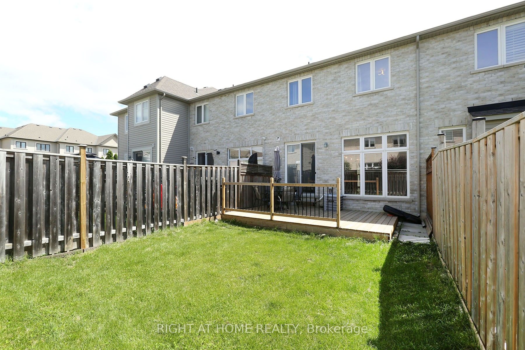 16 Aspenview Ave