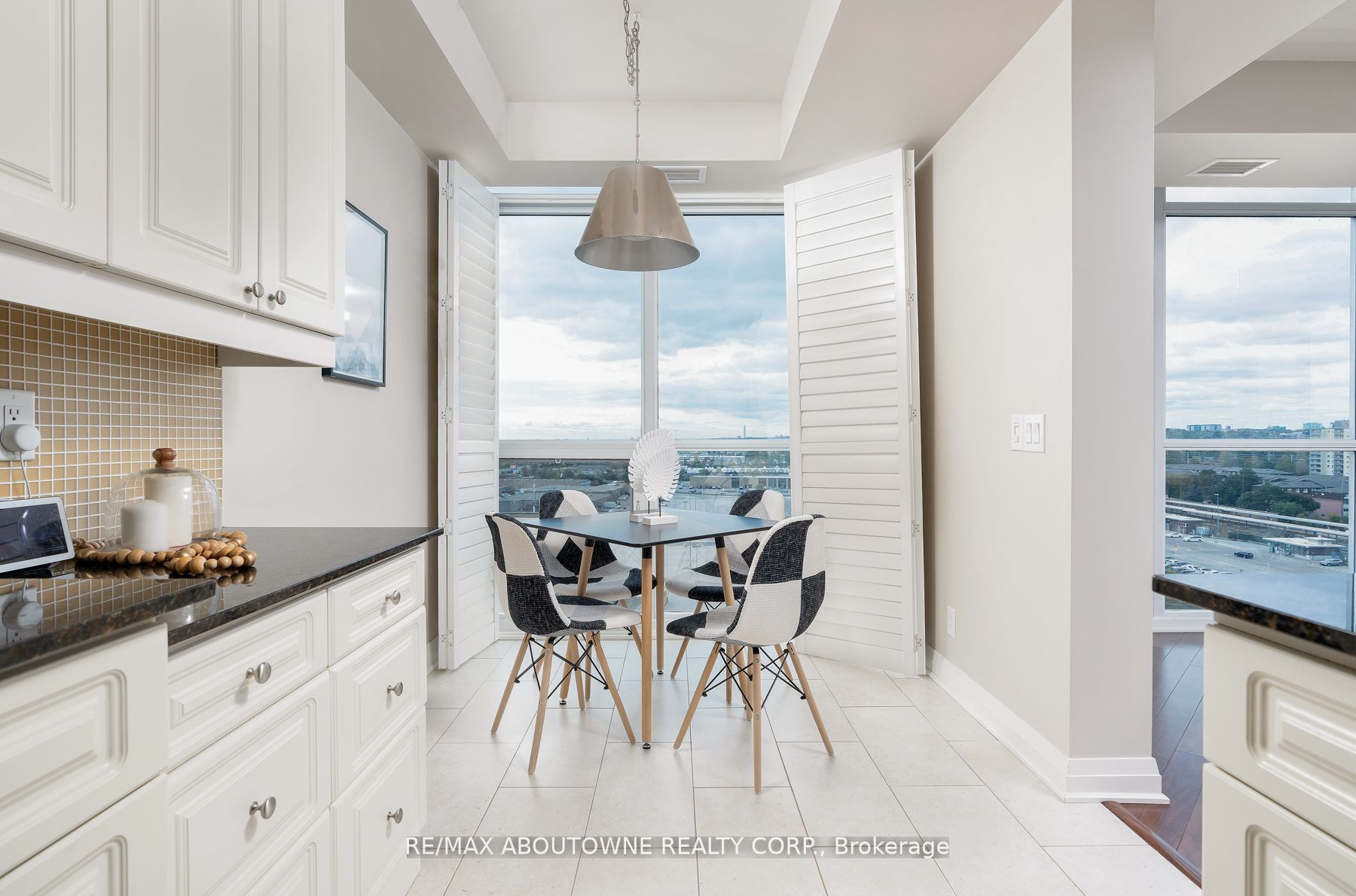 1055 Southdown Rd, #1202
