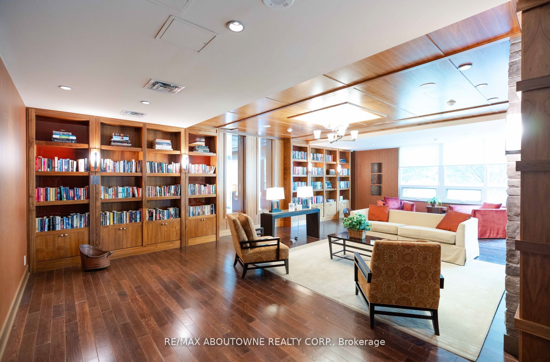 1055 Southdown Rd, #1202