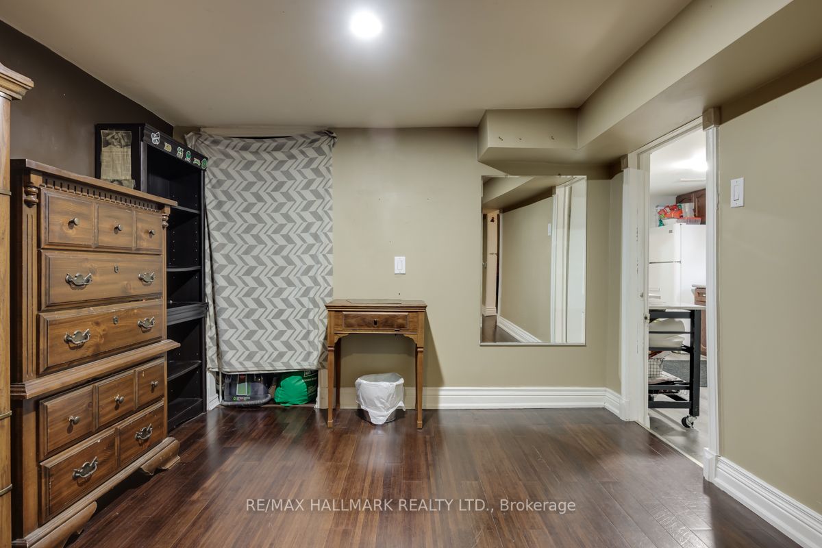 2417 Whaley Dr