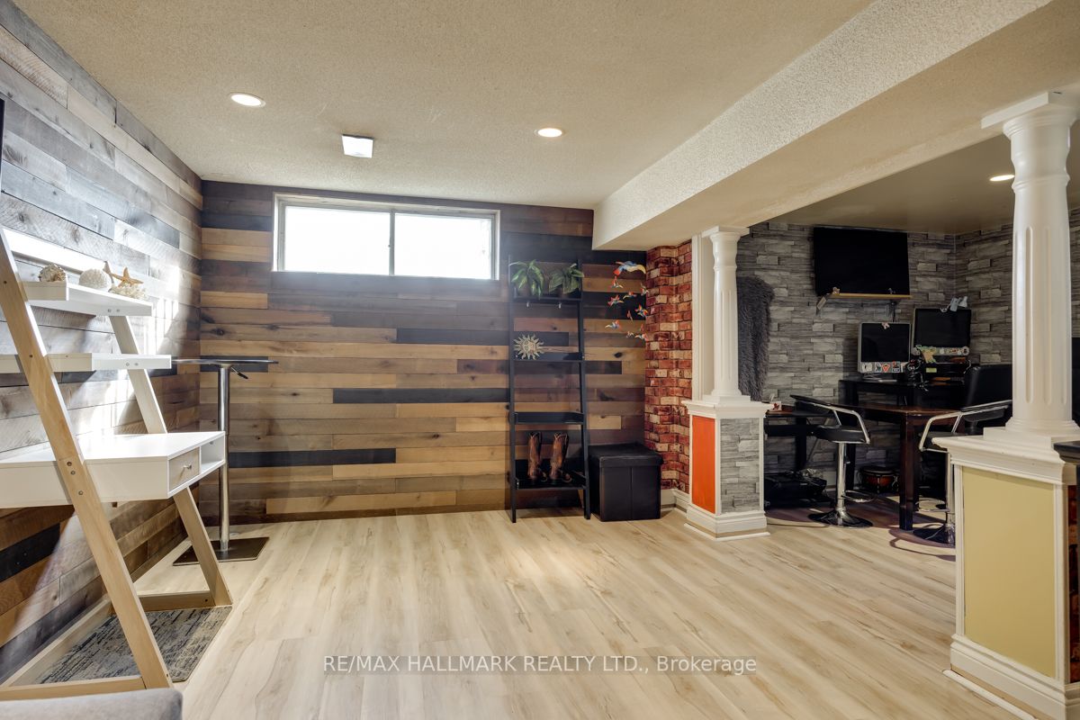 2417 Whaley Dr