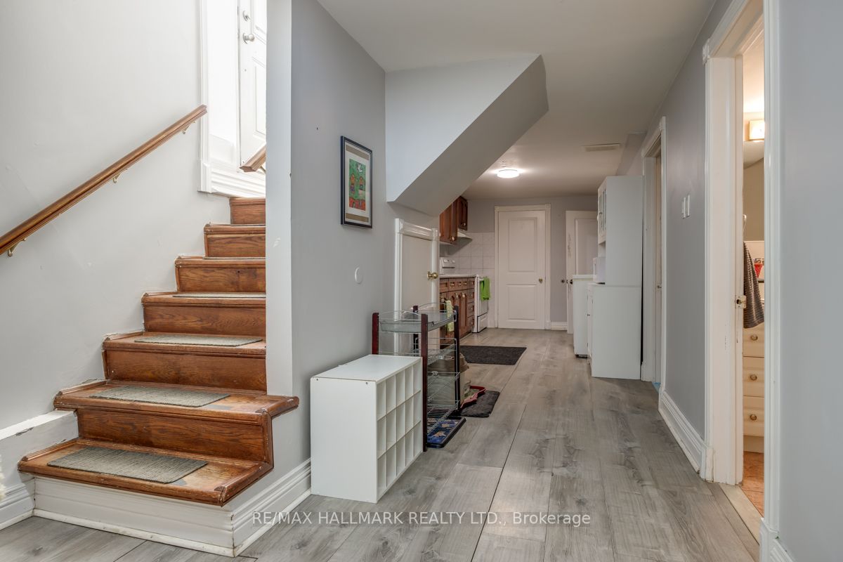 2417 Whaley Dr