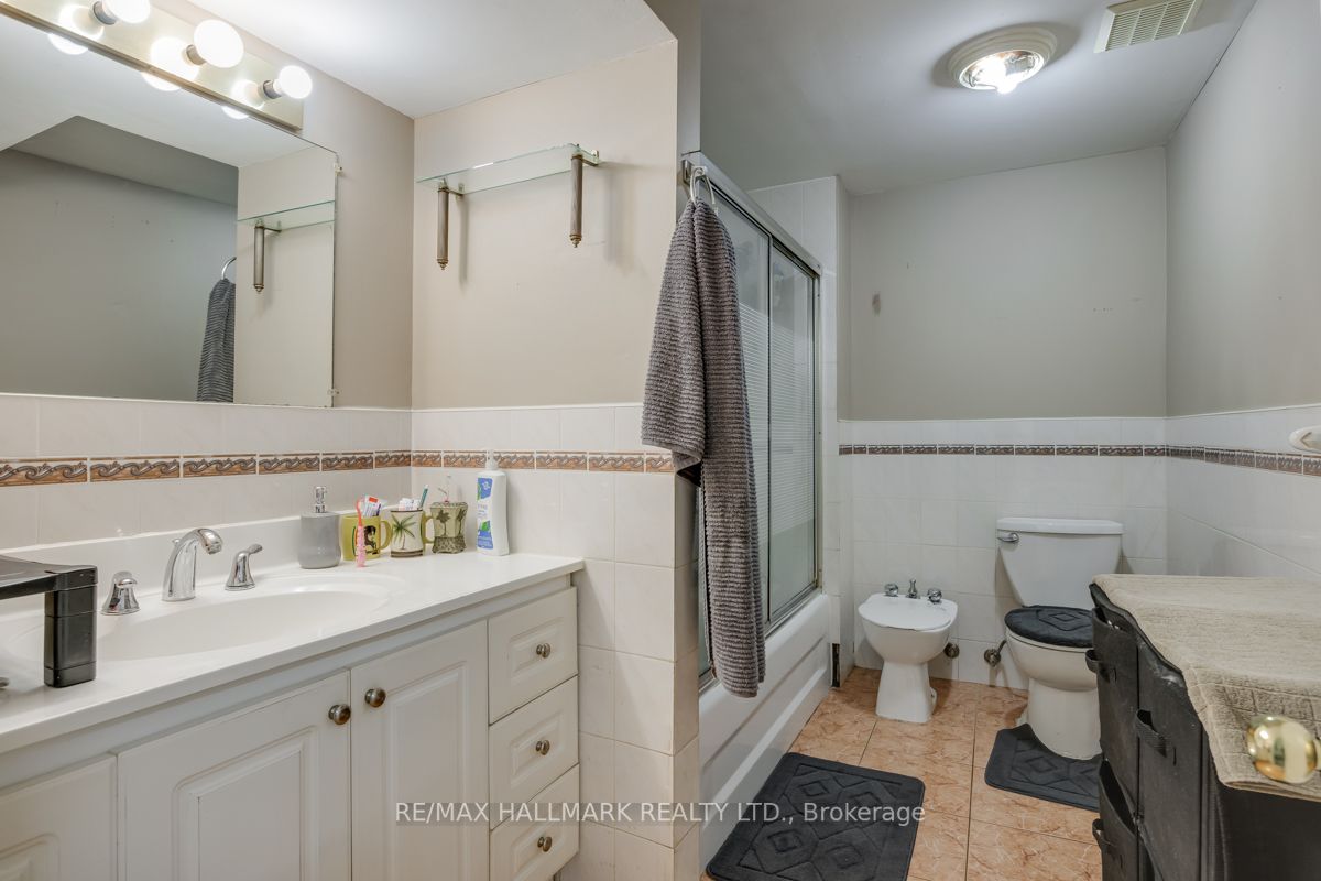 2417 Whaley Dr