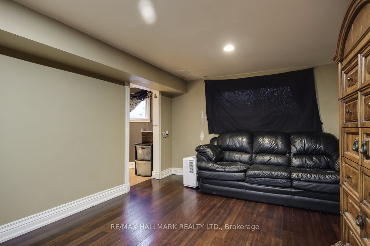 2417 Whaley Dr