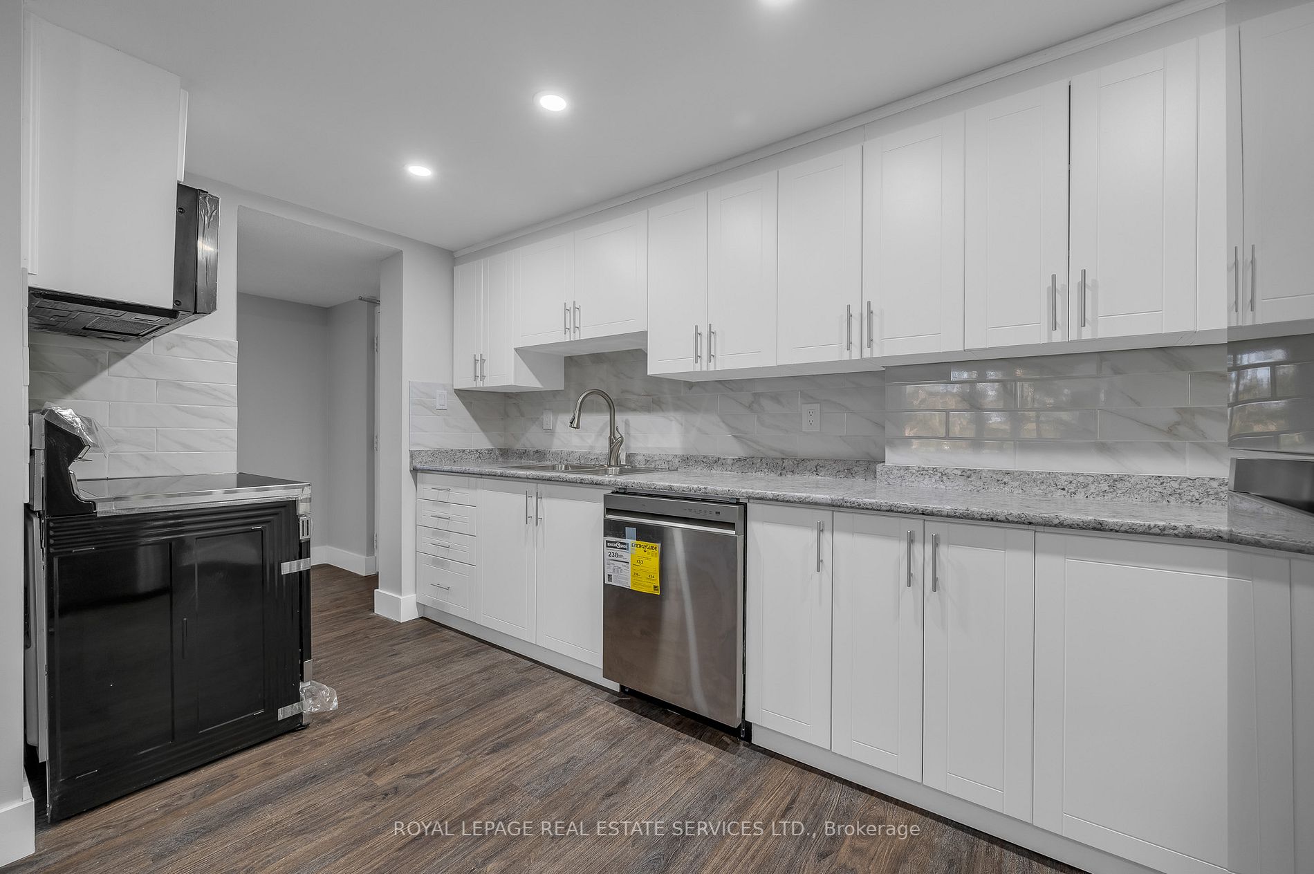 20 Speers Rd, #305