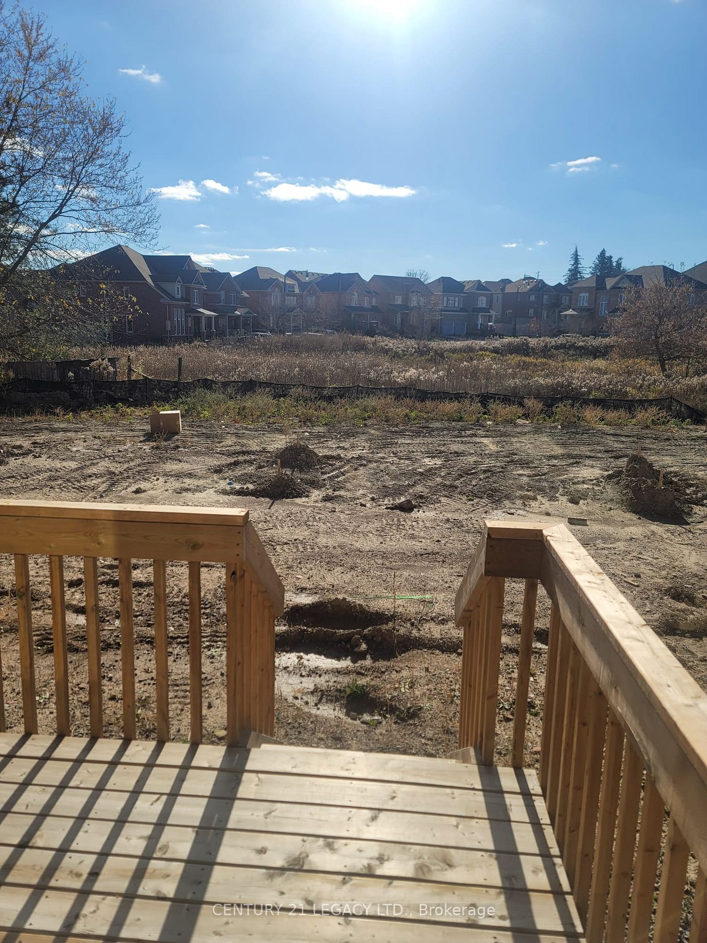 4 Queenpost Dr