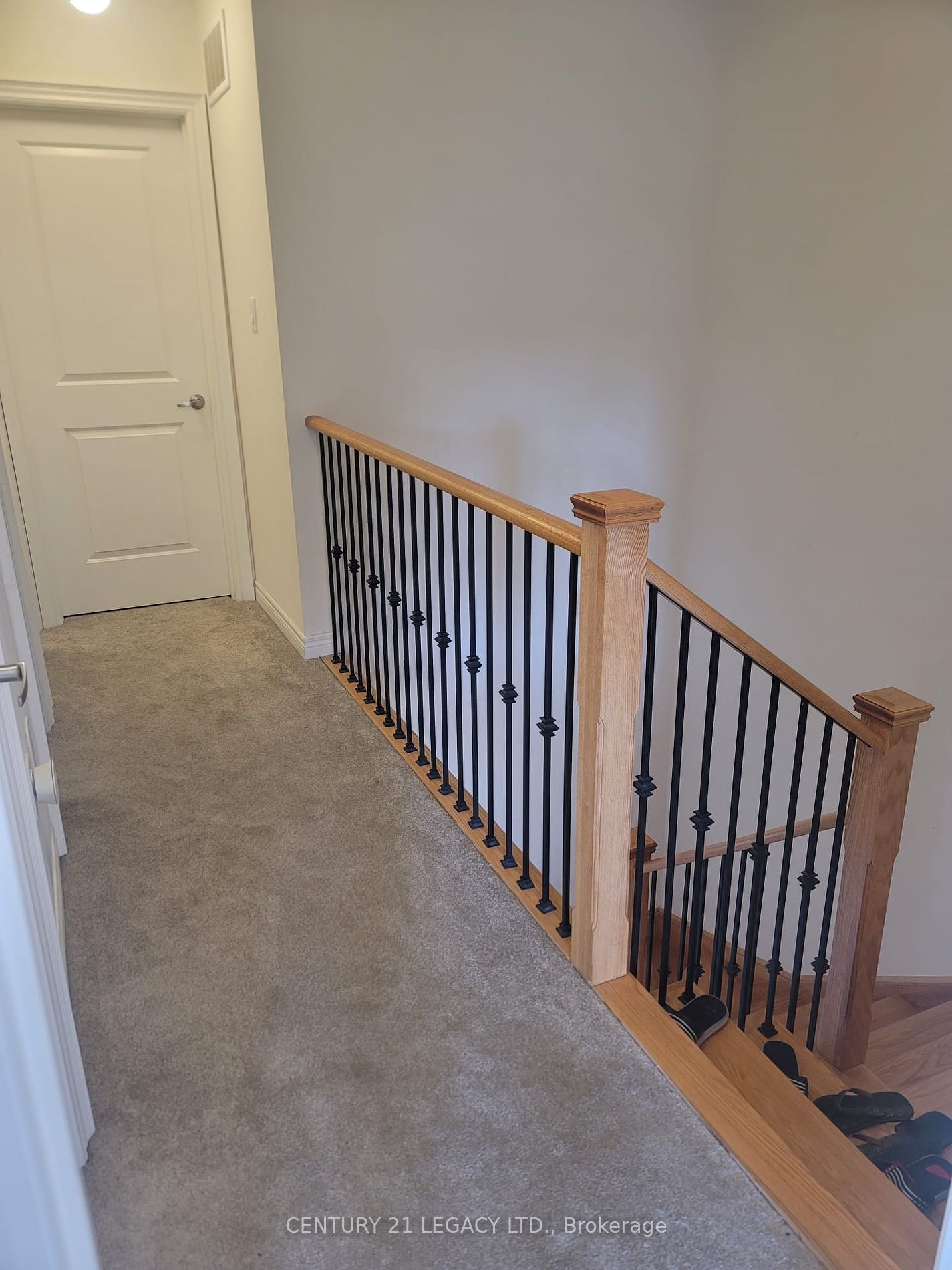 4 Queenpost Drive