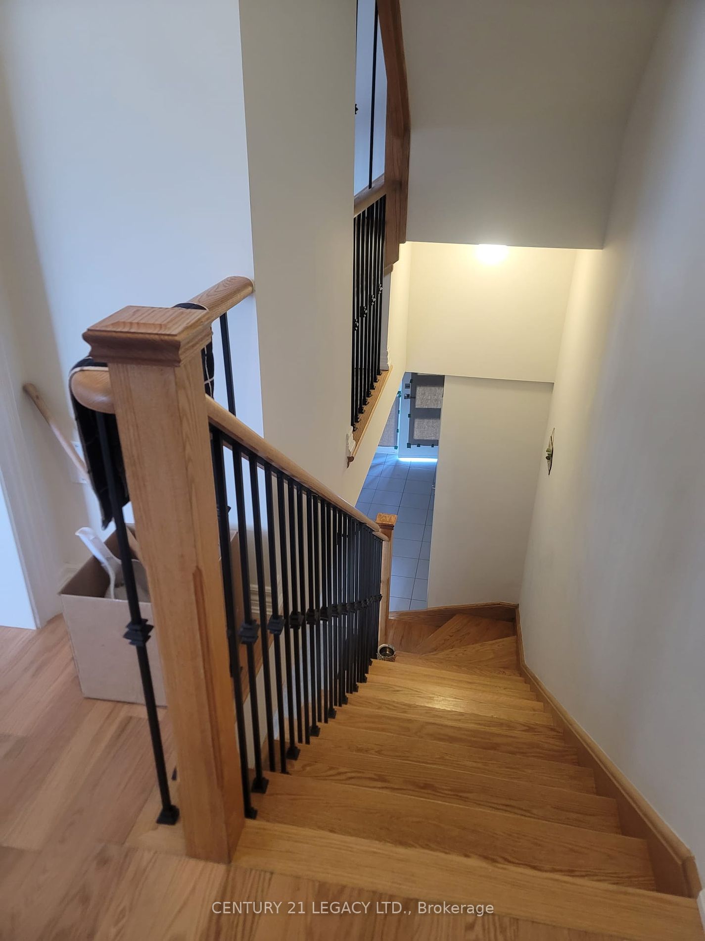 4 Queenpost Drive