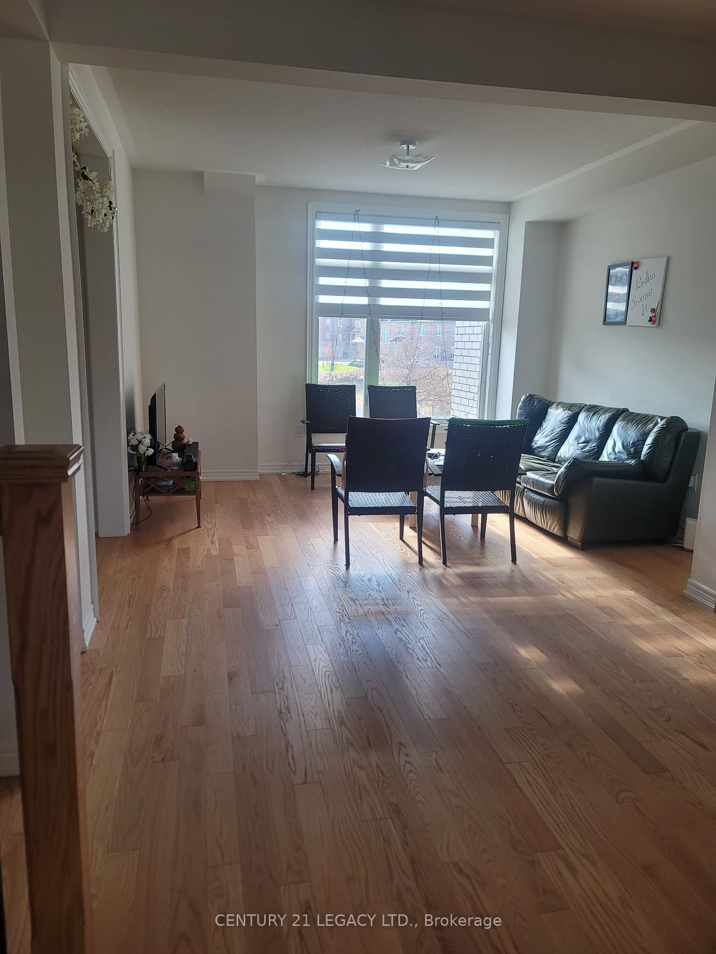 4 Queenpost Drive