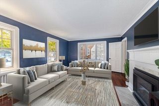 123 Elizabeth St S
