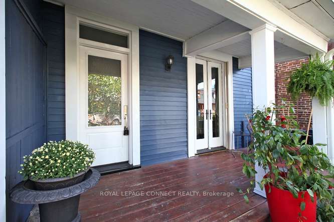 29 Golden Ave