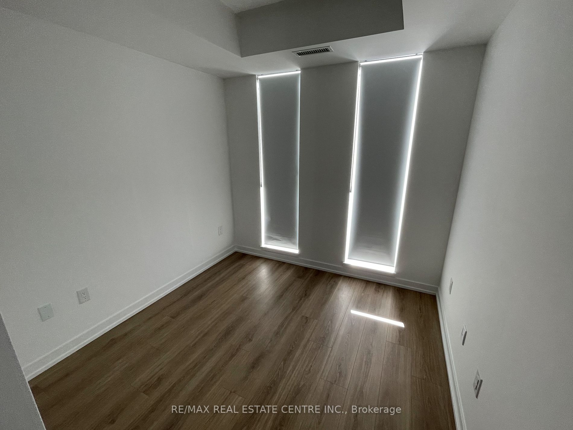 10 Lagerfeld Dr E, #415