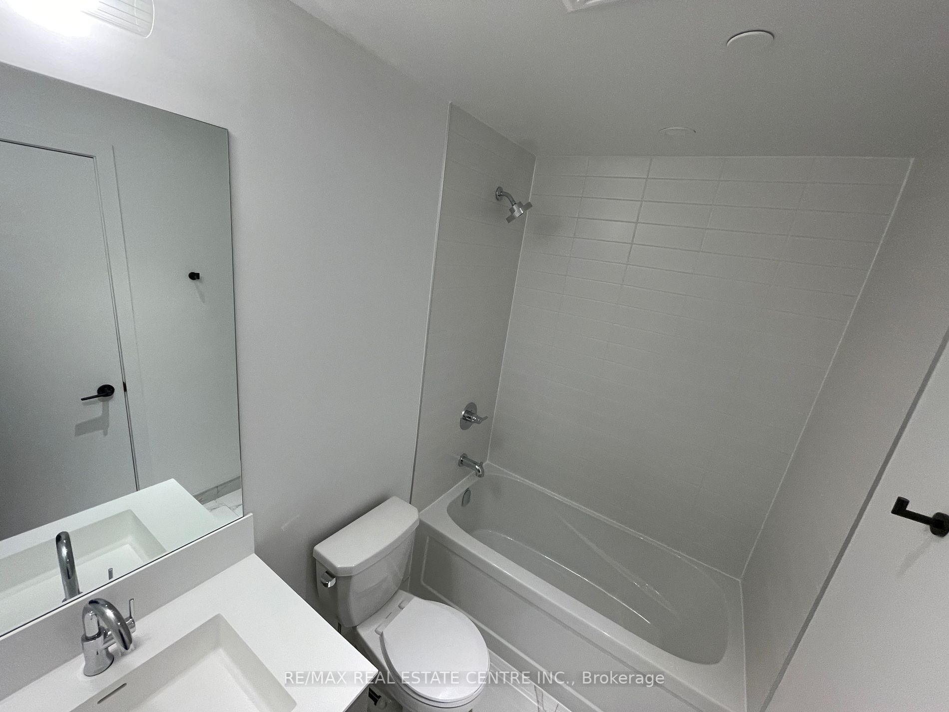 10 Lagerfeld Dr E, #415
