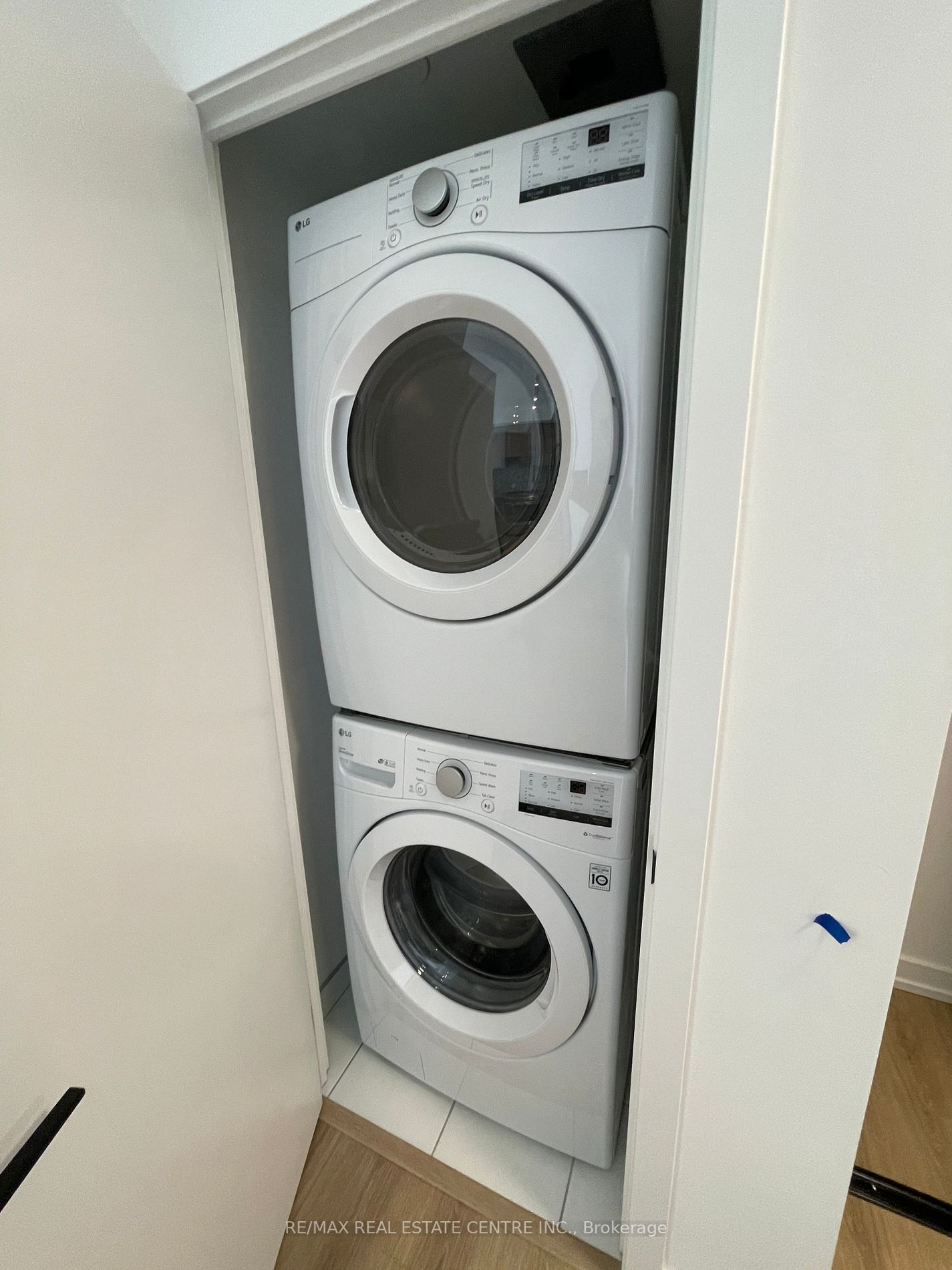 10 Lagerfeld Dr E, #415